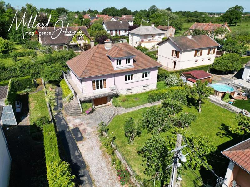 Maison - 140 m² - 5 pièces