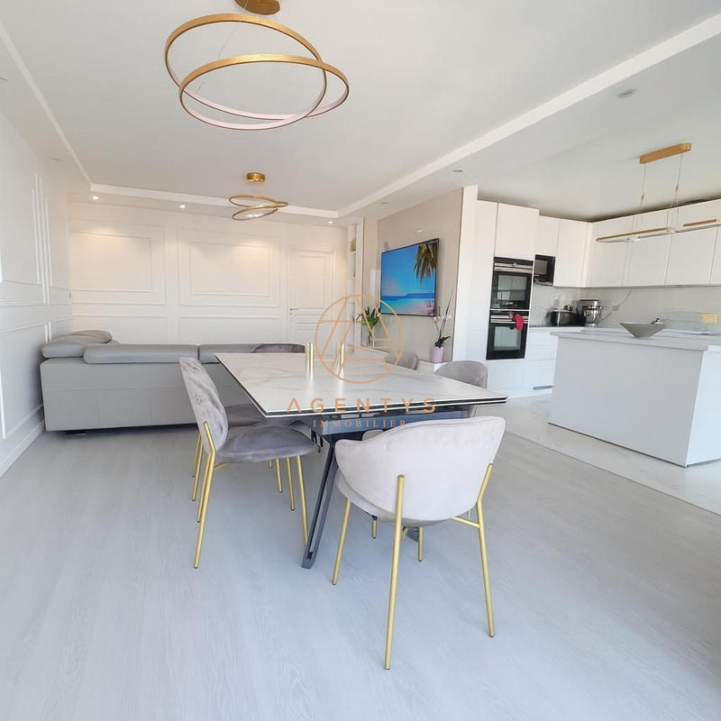 Appartement - 102 m² - 5 pièces