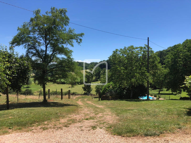 Propriété - 314 m² - 12 pièces