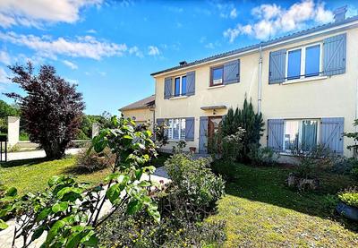 Maison - 151 m² - 6 pièces