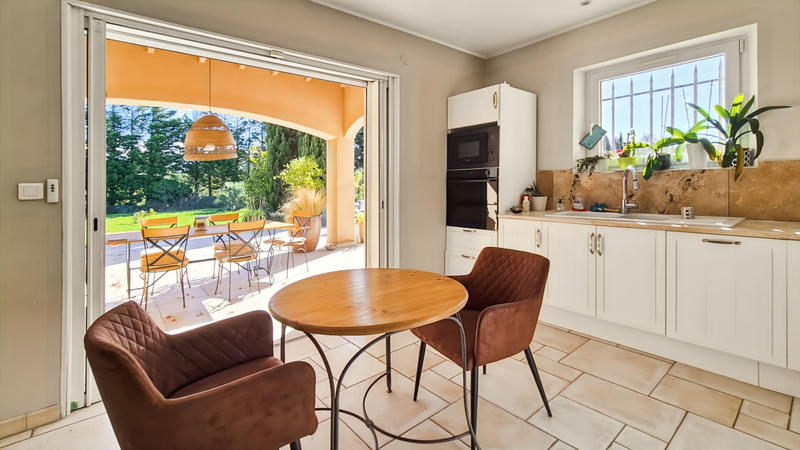 Maison - 213 m² - 7 pièces