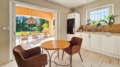 Maison - 213 m² - 7 pièces