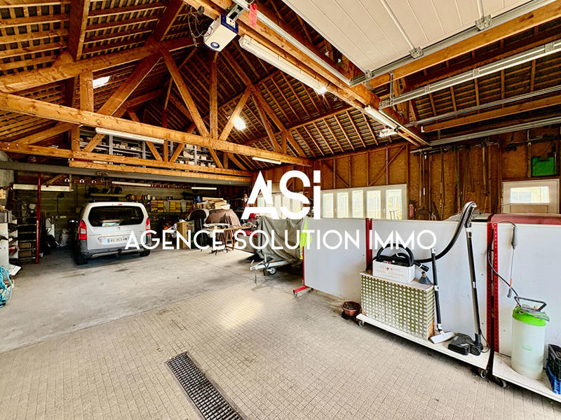 Maison - 214 m² - 8 pièces