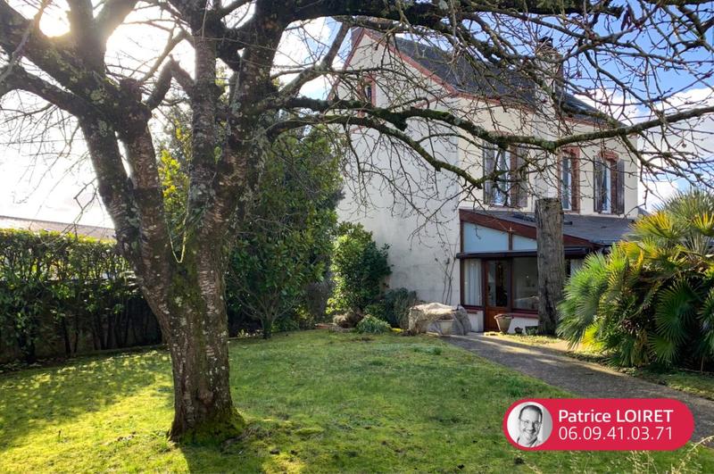 Maison de maîtres - 200 m² - 9 pièces