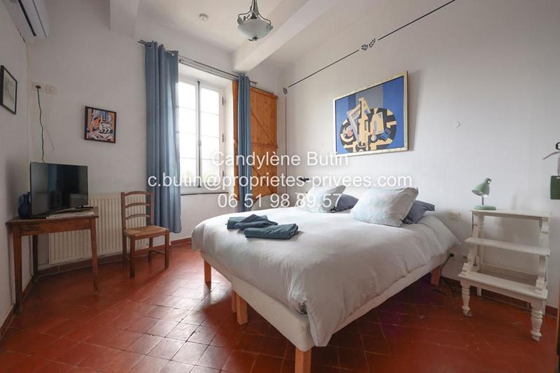 Maison - 320 m² - 12 pièces