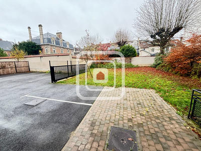 Appartement - 300 m² - 10 pièces