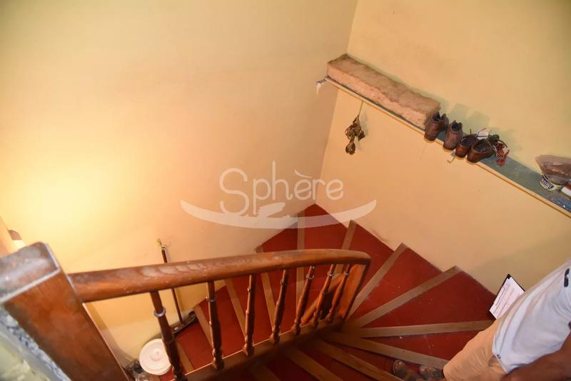 Maison - 162 m² - 9 pièces