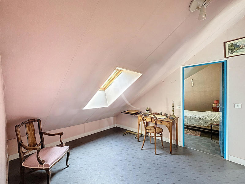 Maison - 180 m² - 7 pièces