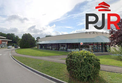 Local commercial - 896 m²