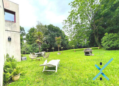 Maison contemporaine - 252 m² - 11 pièces