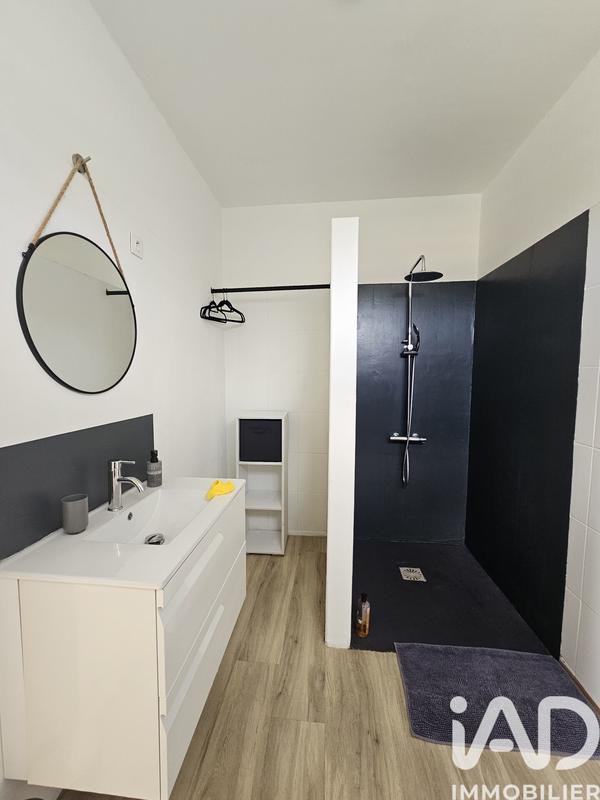 Maison - 200 m² - 8 pièces