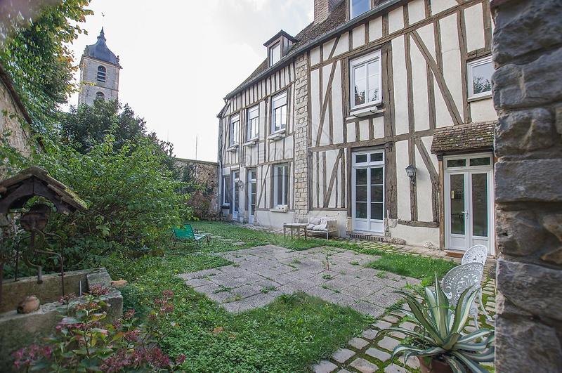 Maison de maîtres - 250 m² - 9 pièces