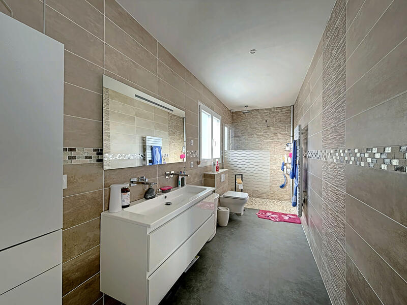 Maison - 135 m² - 4 pièces