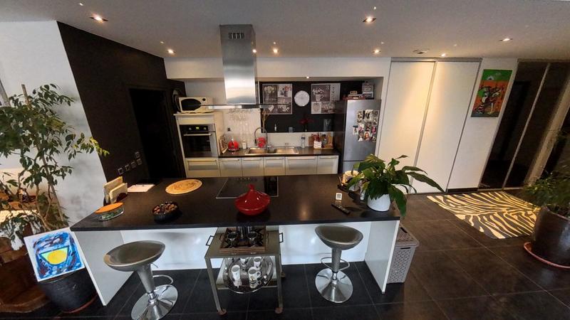 Appartement - 97 m² - 3 pièces