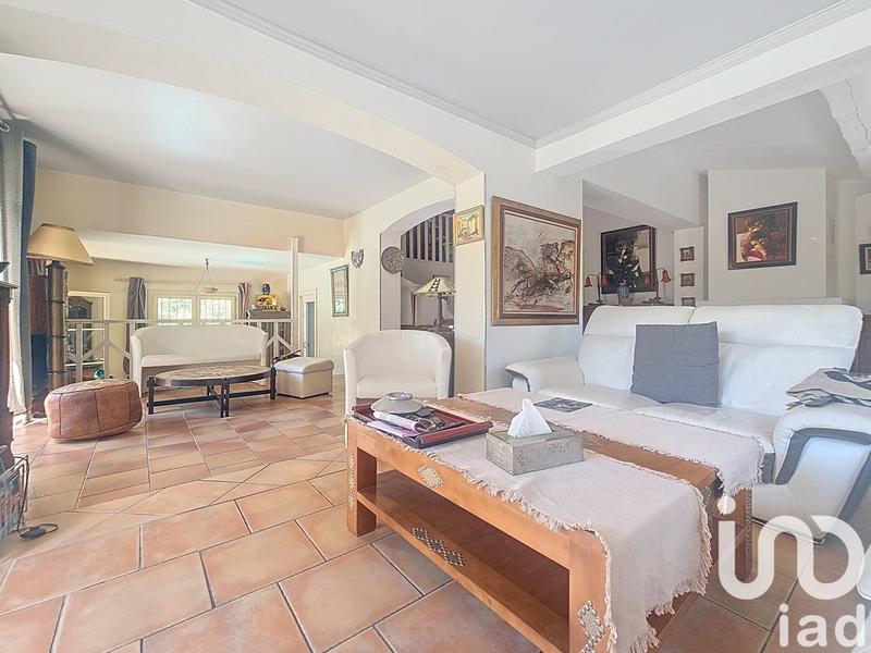 Maison - 207 m² - 5 pièces