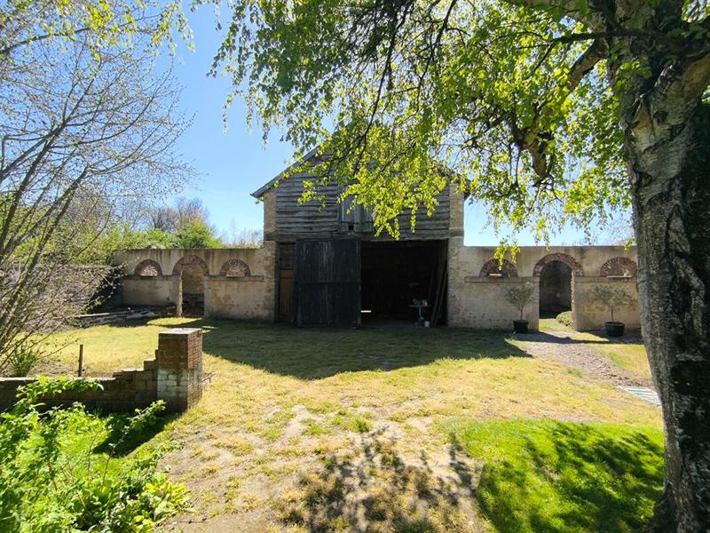 Maison - 250 m² - 9 pièces