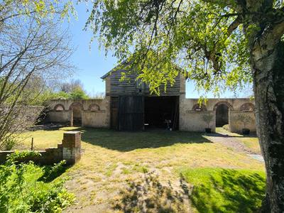 Maison - 250 m² - 9 pièces