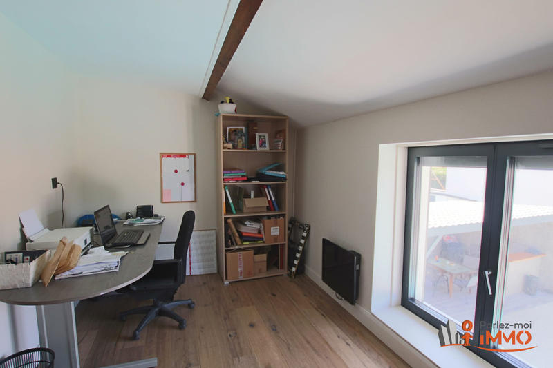 Maison - 220 m² - 9 pièces