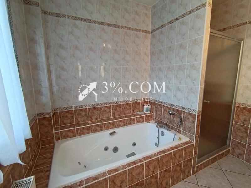 Pavillon - 190 m² - 7 pièces