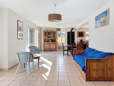 Maison - 141 m² - 8 pièces