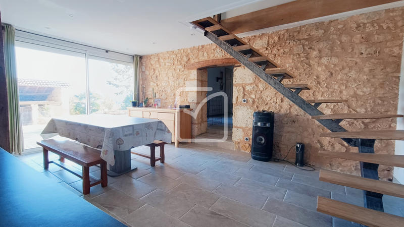 Maison - 195 m² - 6 pièces