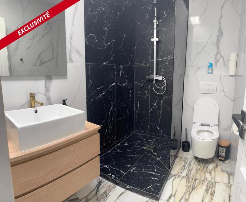 Demeure - 351 m² - 8 pièces