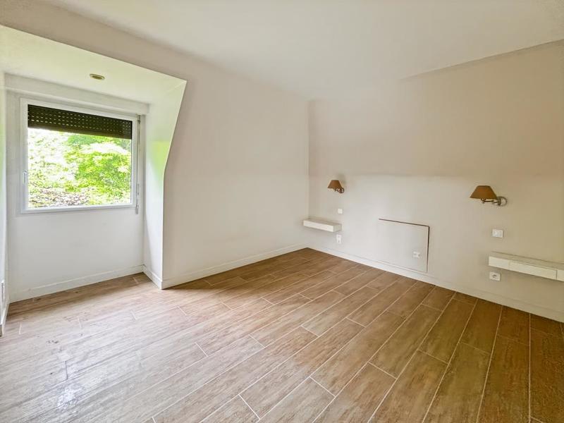 Maison - 208 m² - 6 pièces