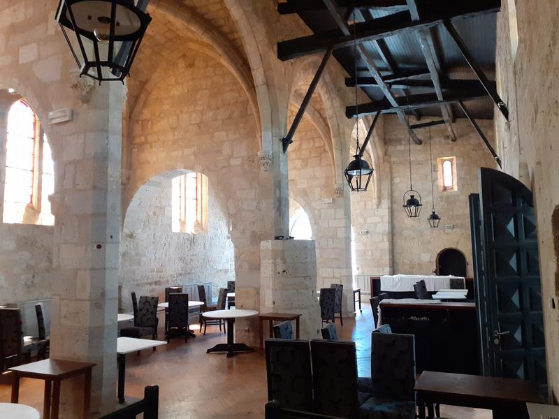 Maison - 718 m² - 8 pièces