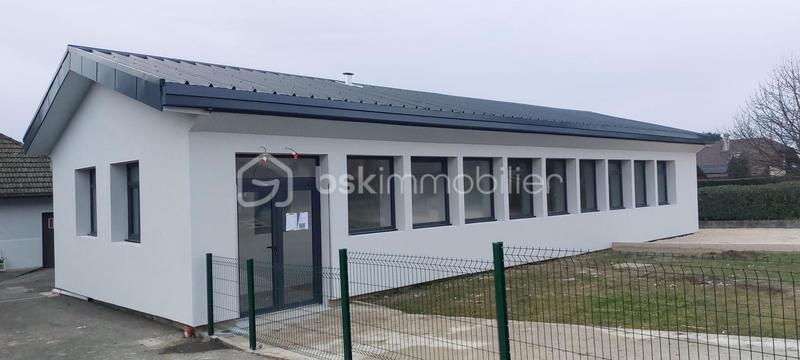 Local commercial - 117 m² - 4 pièces