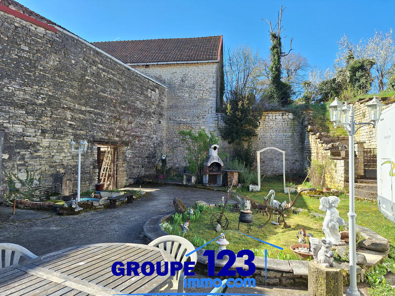 Maison - 200 m² - 8 pièces