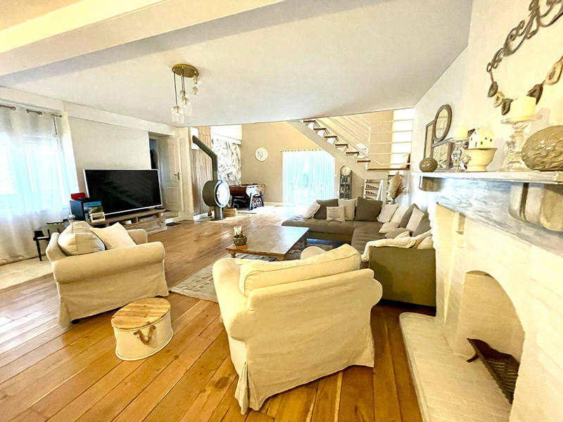 Maison de ville - 201 m² - 8 pièces