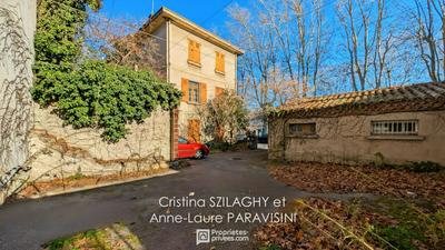 Maison - 210 m² - 10 pièces