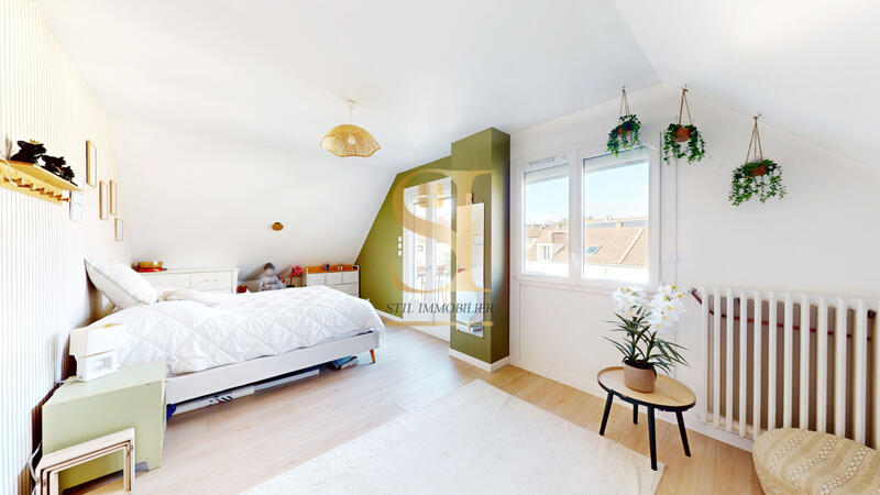 Maison - 161 m² - 8 pièces