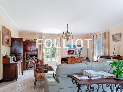 Maison - 235 m² - 7 pièces