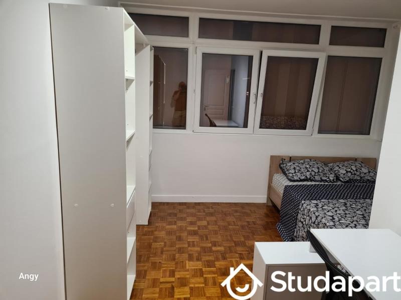 Chambre - 10 m² - 1 pièce