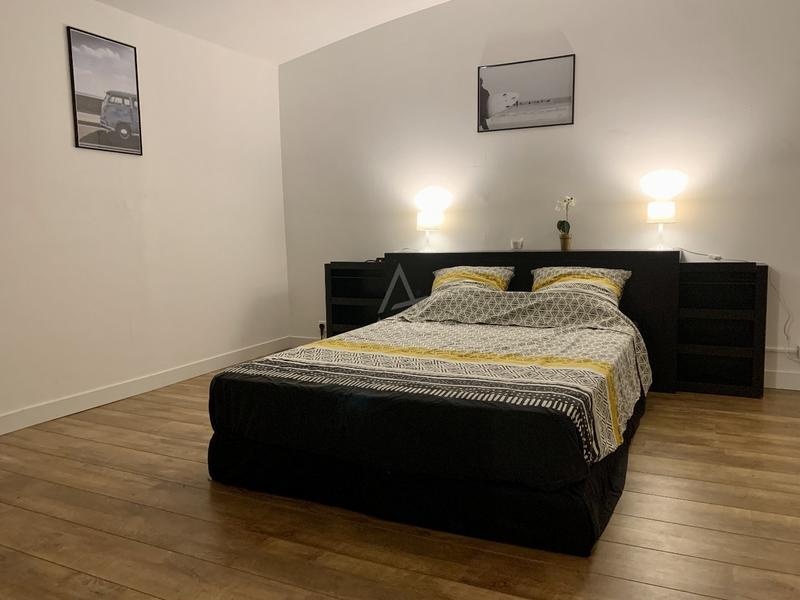 Maison de village - 300 m² - 8 pièces