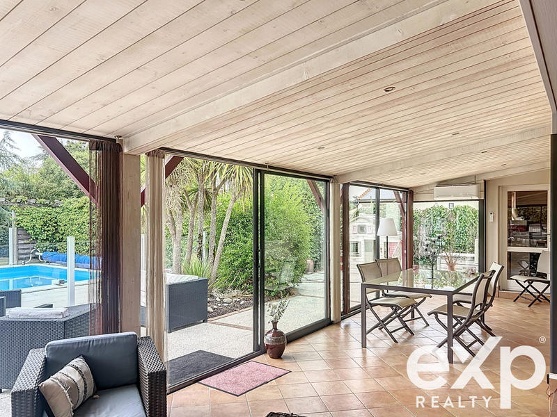 Maison - 158 m² - 6 pièces