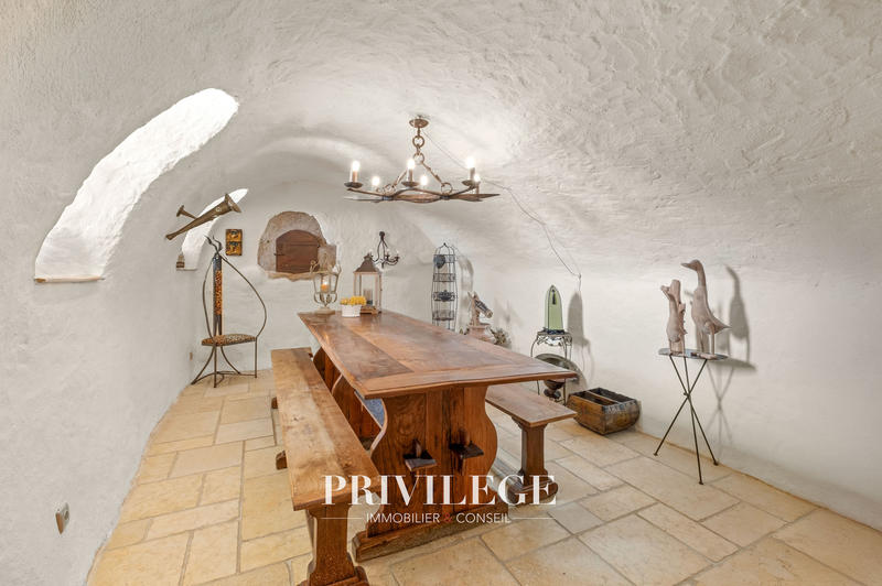 Bastide - 400 m² - 16 pièces