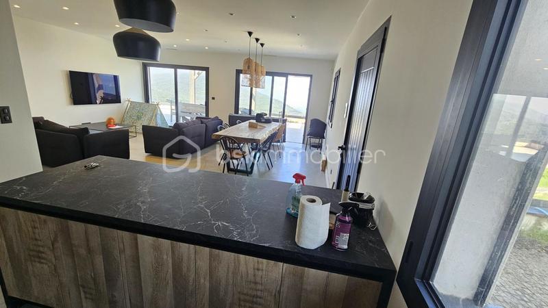 Maison - 172 m² - 3 pièces