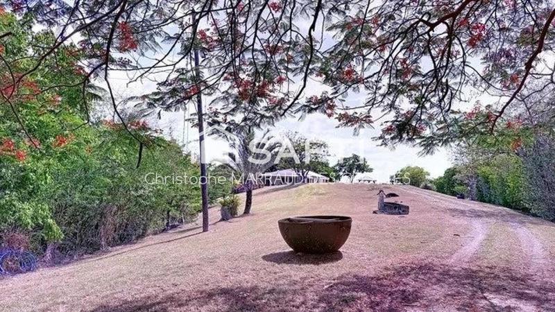 Maison - 221 m² - 7 pièces