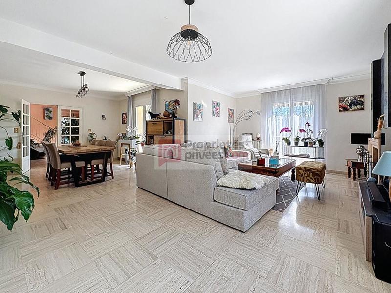 Maison - 187 m² - 7 pièces