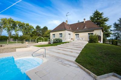 Maison - 186 m² - 7 pièces