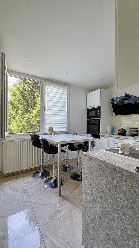 Appartement - 95 m² - 5 pièces