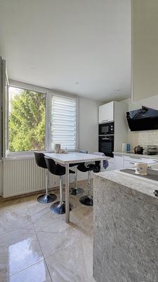 Appartement - 95 m² - 5 pièces