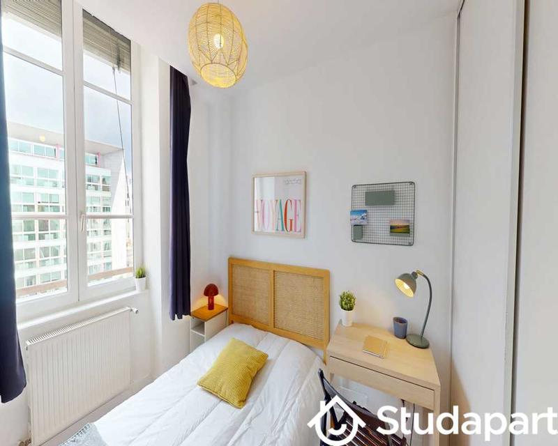 Chambre - 80 m² - 1 pièce