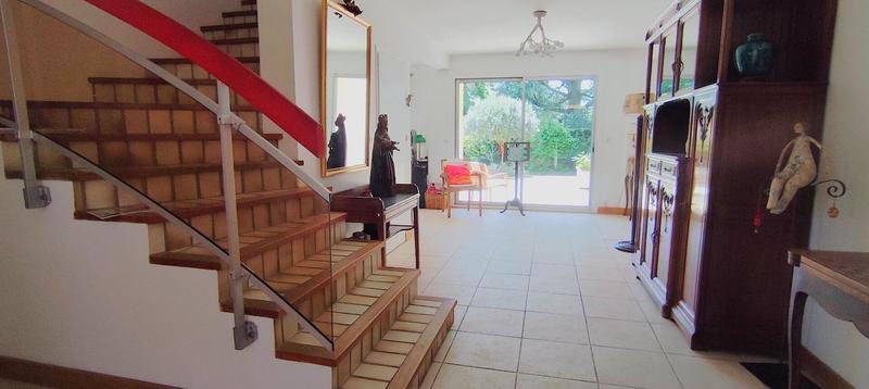 Maison - 240 m² - 8 pièces