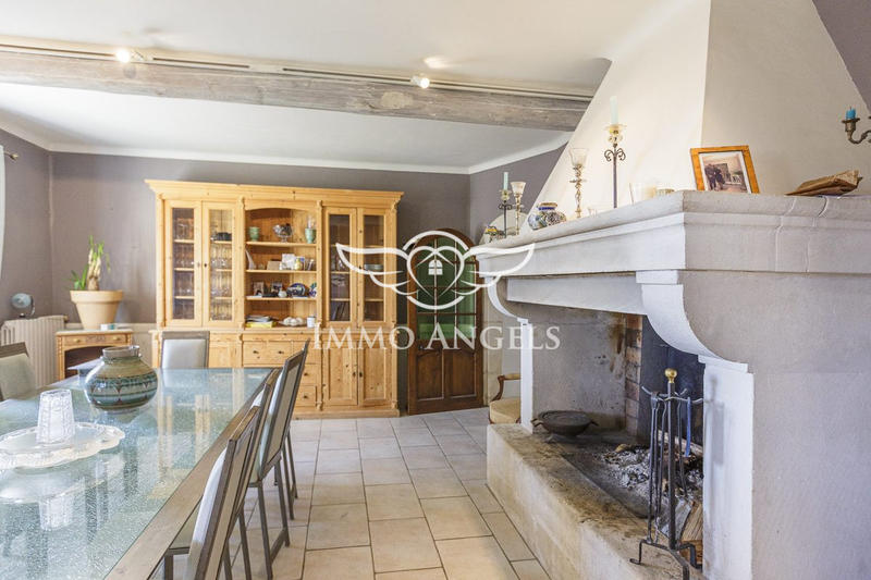 Mas - 320 m² - 10 pièces