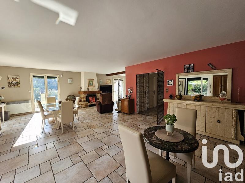 Maison - 312 m² - 9 pièces