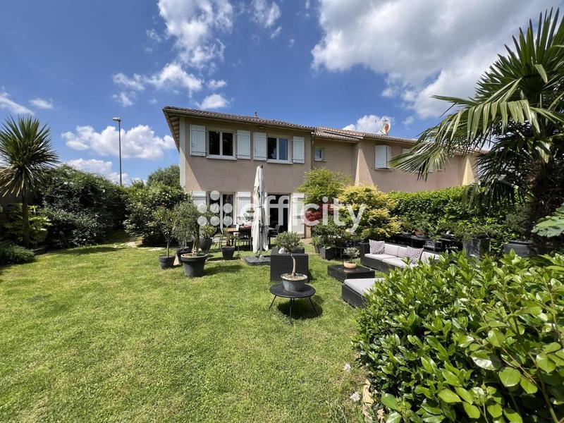 Maison - 95 m² - 5 pièces