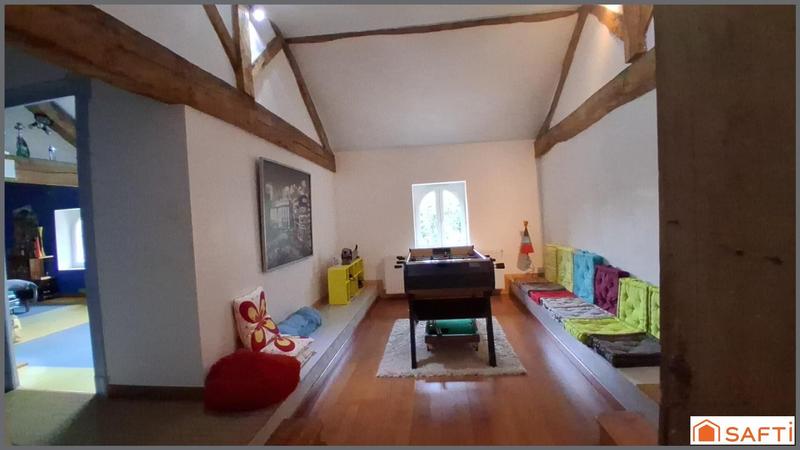 Maison - 343 m² - 9 pièces